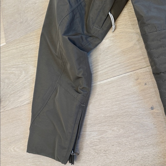 The North Face Olive Green and Cream Jacket - Picture 5 of 8